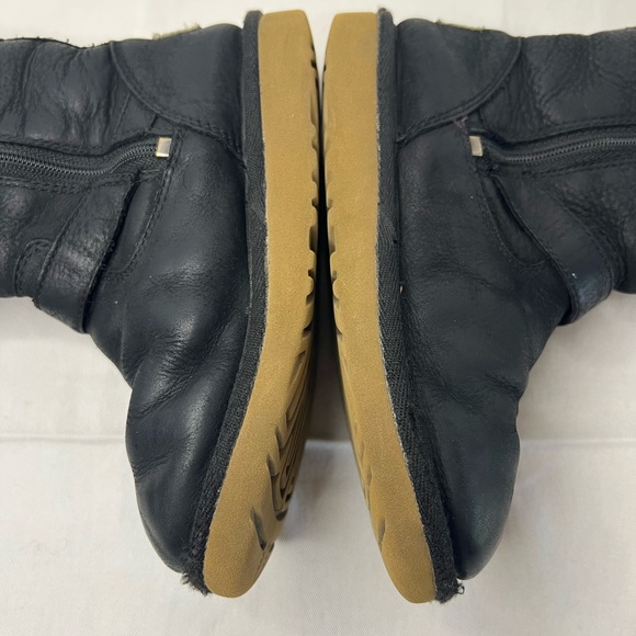 UGG Black Kids Girl Boots US 11 / EU 28 - Picture 13 of 13
